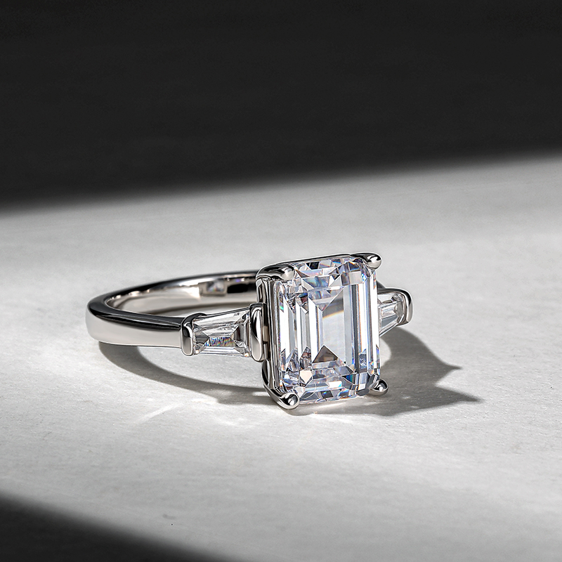 Choosing an Emerald-Cut Engagement Ring? Here’s What You Must Know
